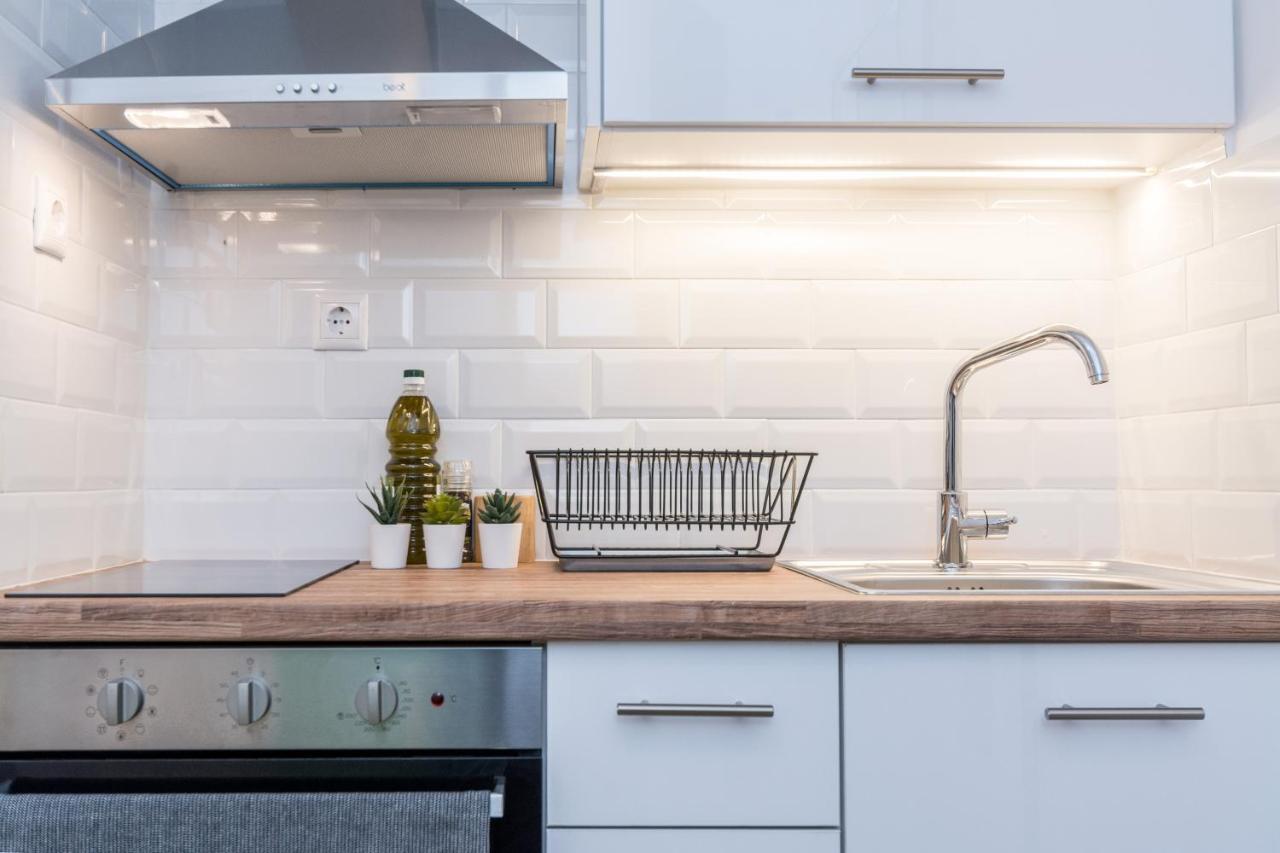 Wide Comfy Studio Apartment Centrally Located In Thissio Атина Екстериор снимка